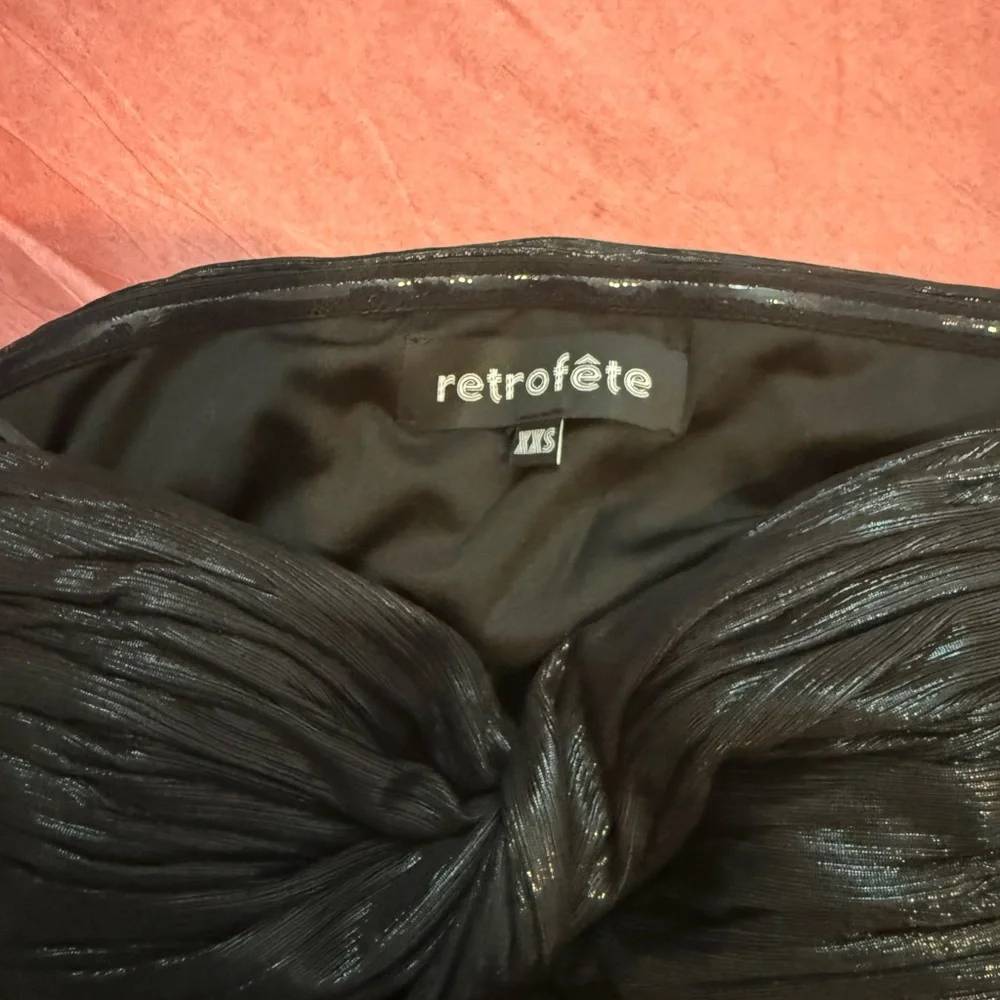 RETEOFETE STRAPLESS XXS - Elegant Black Strapless Gown - Picture 8 of 12